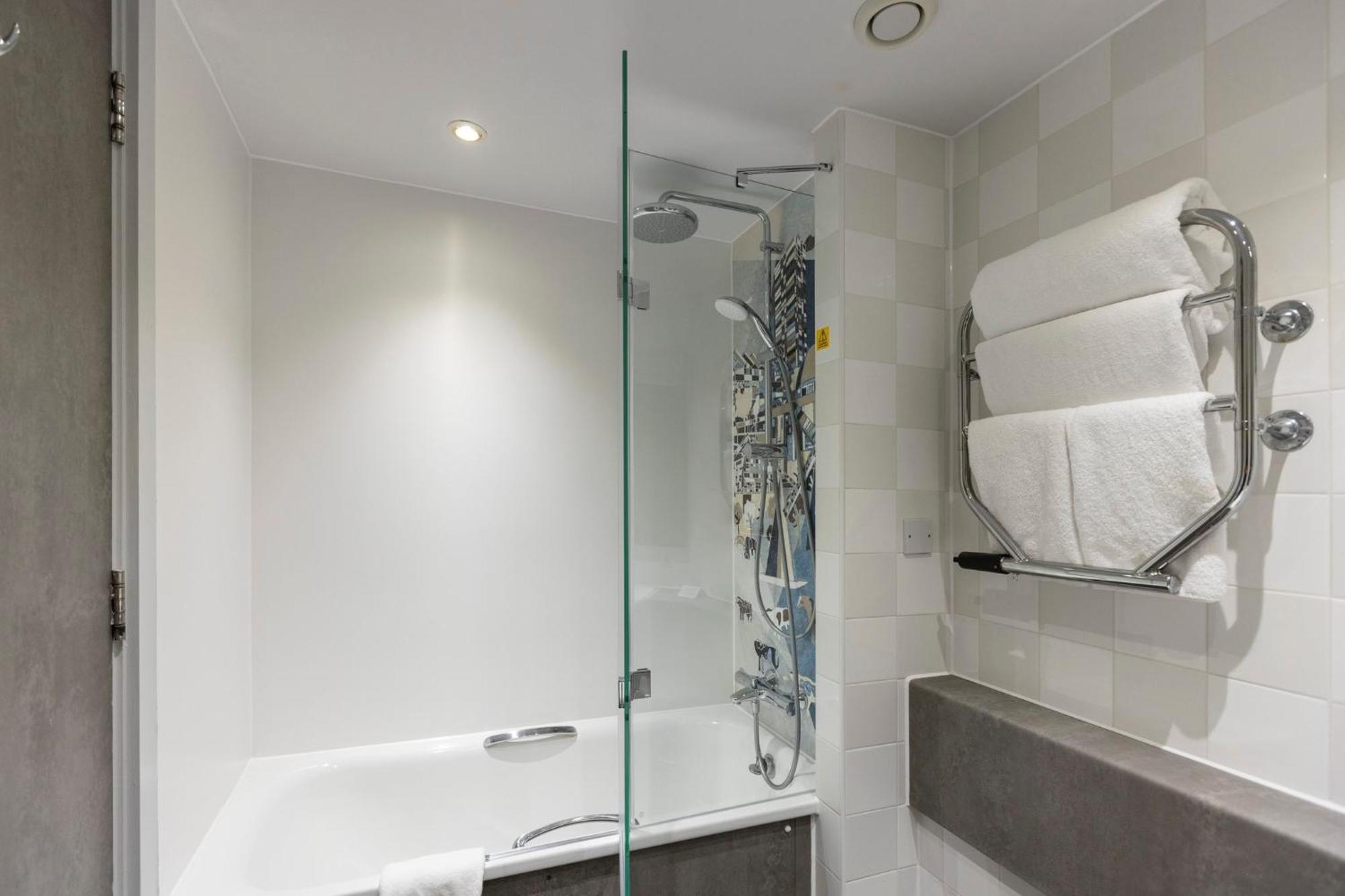 By Ihg Hotel Milton Keynes