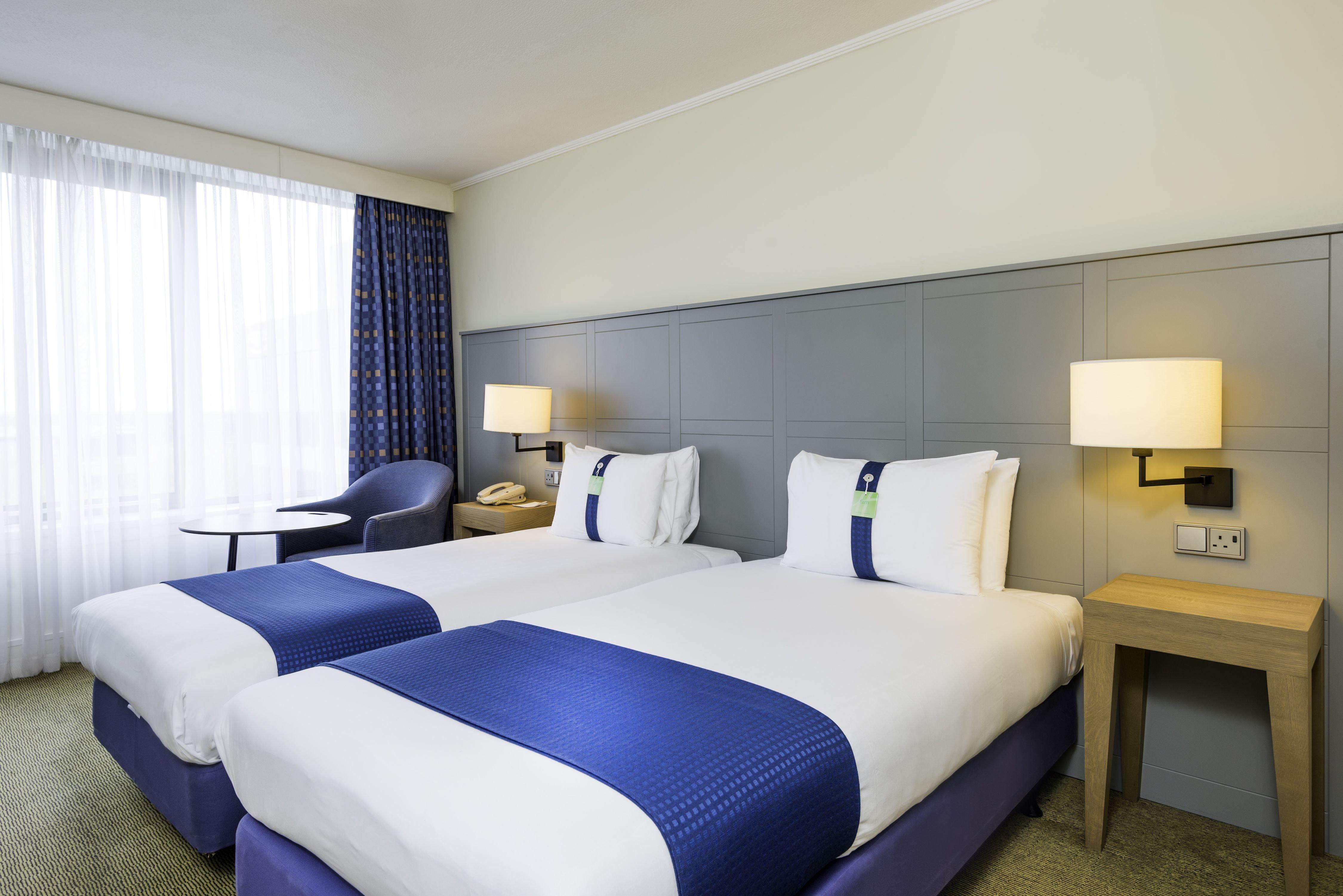 By Ihg Милтон-Кейнс