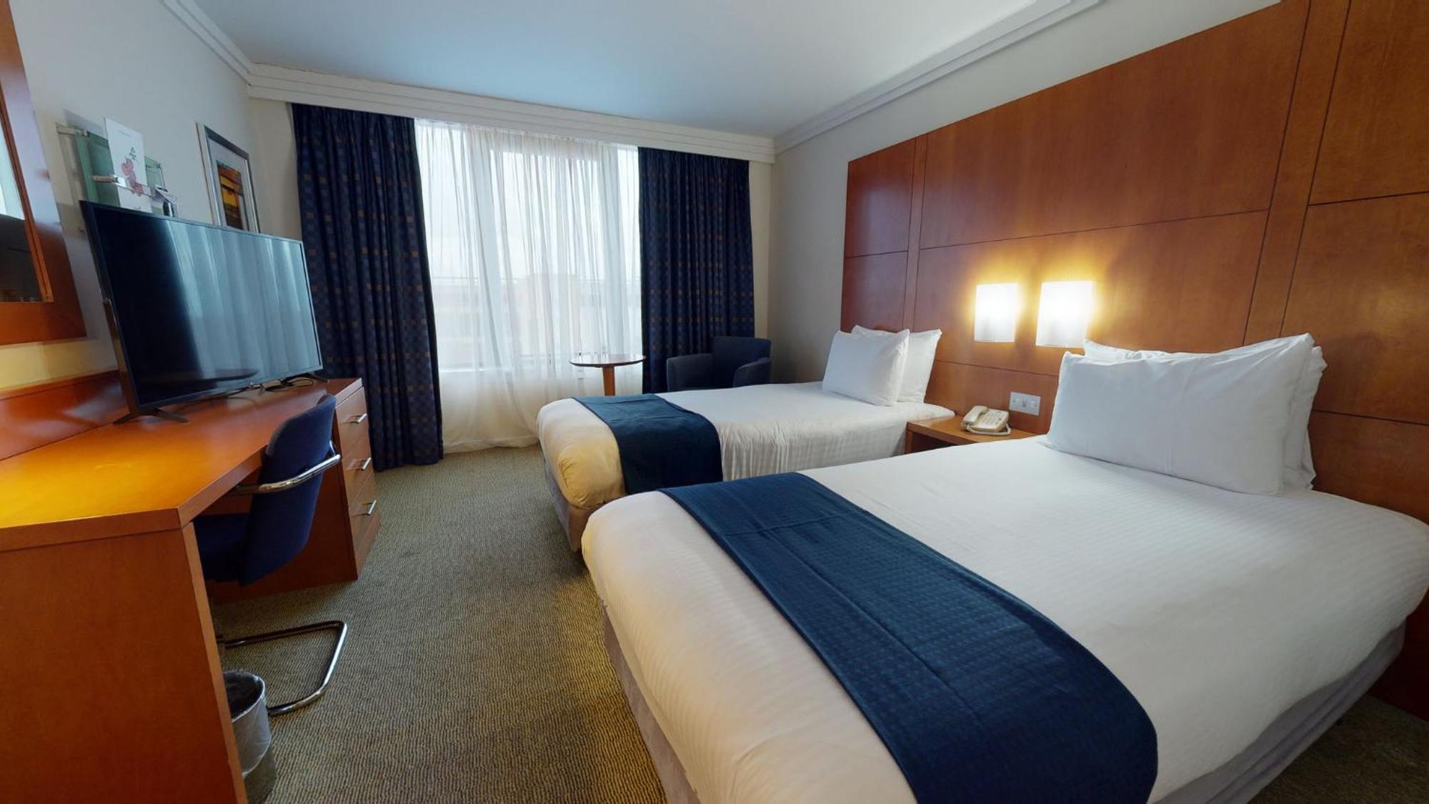 By Ihg 4* Милтон-Кейнс